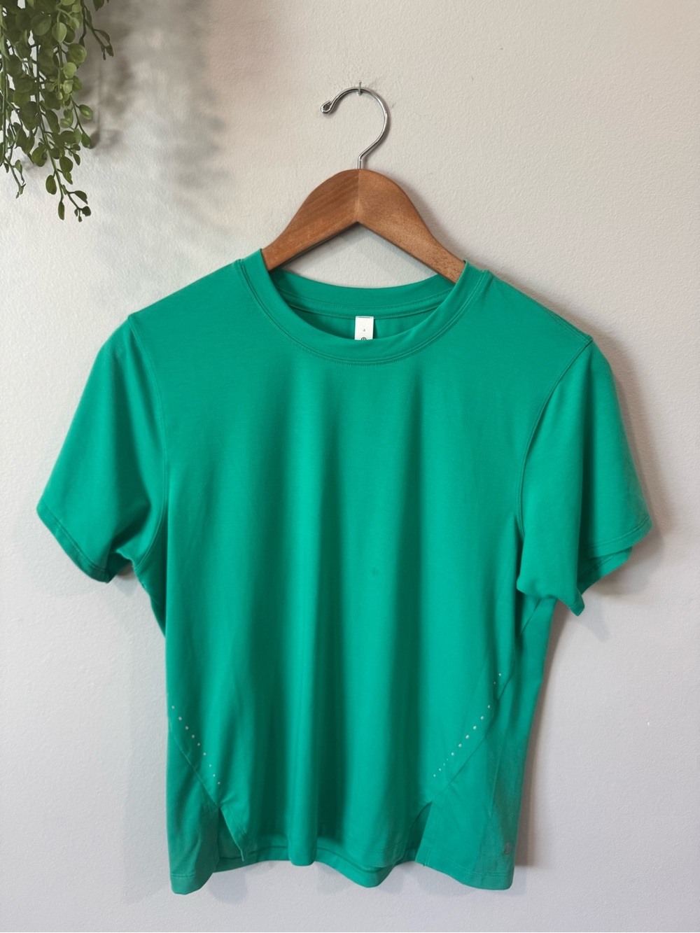 lululemon athletica Green Short Sleeve Tee